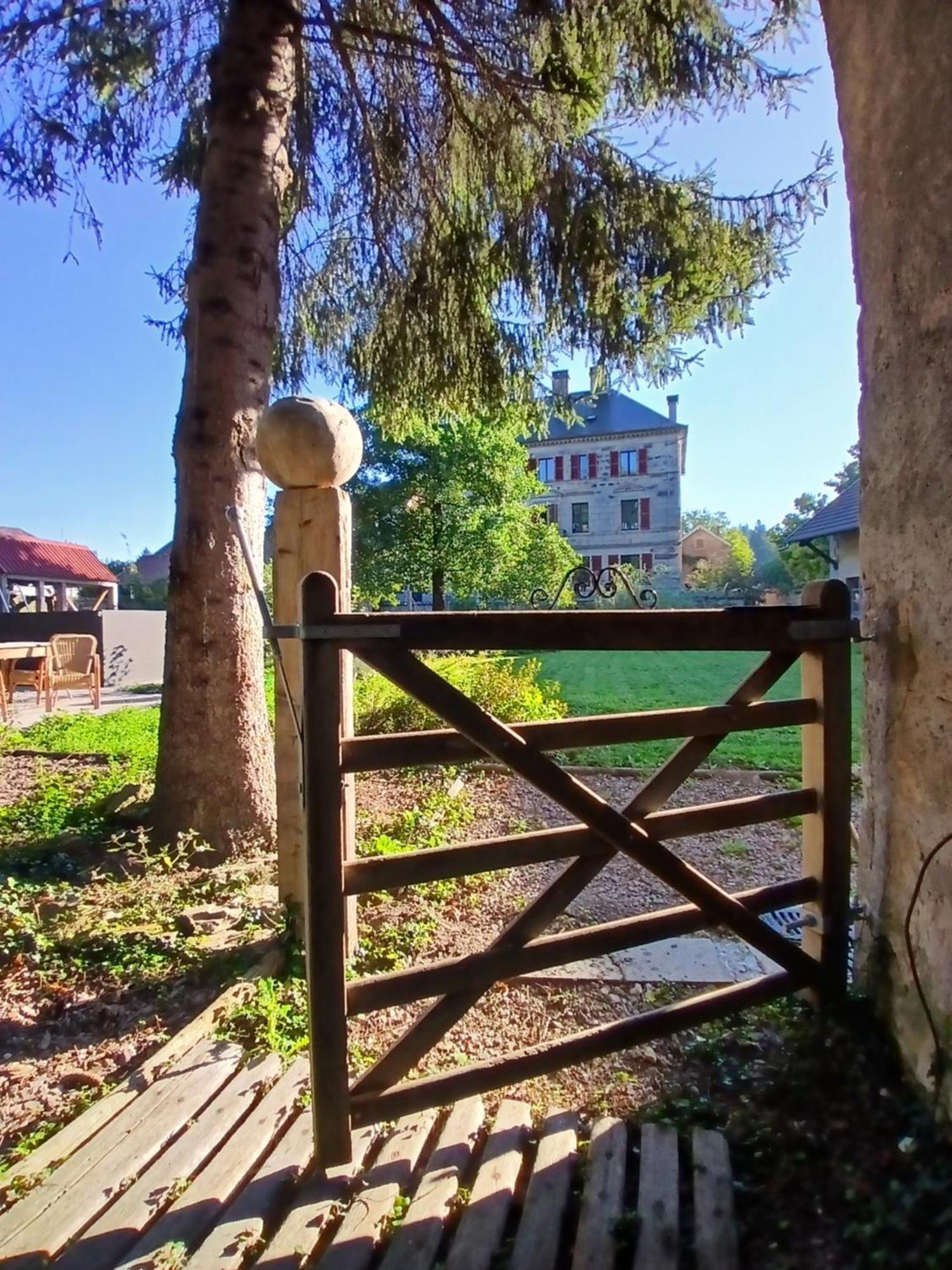 مبيت وإفطار Fougerolles-Saint-Valbert Manoir La Cerise المظهر الخارجي الصورة